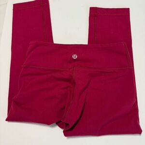 lululemon athletica women’s  Low Rise capri Leggings Size 2
